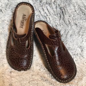 Algeria brown leather mules